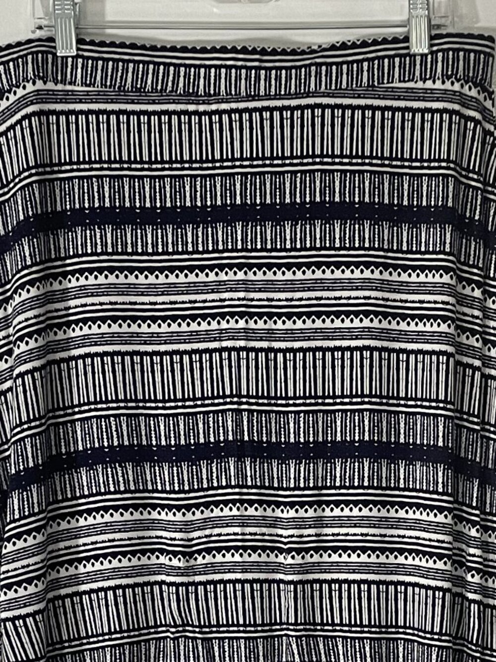 Ann Taylor Loft Women’s Navy White Long Skirt Size Large Rayon Spandex Excellent
